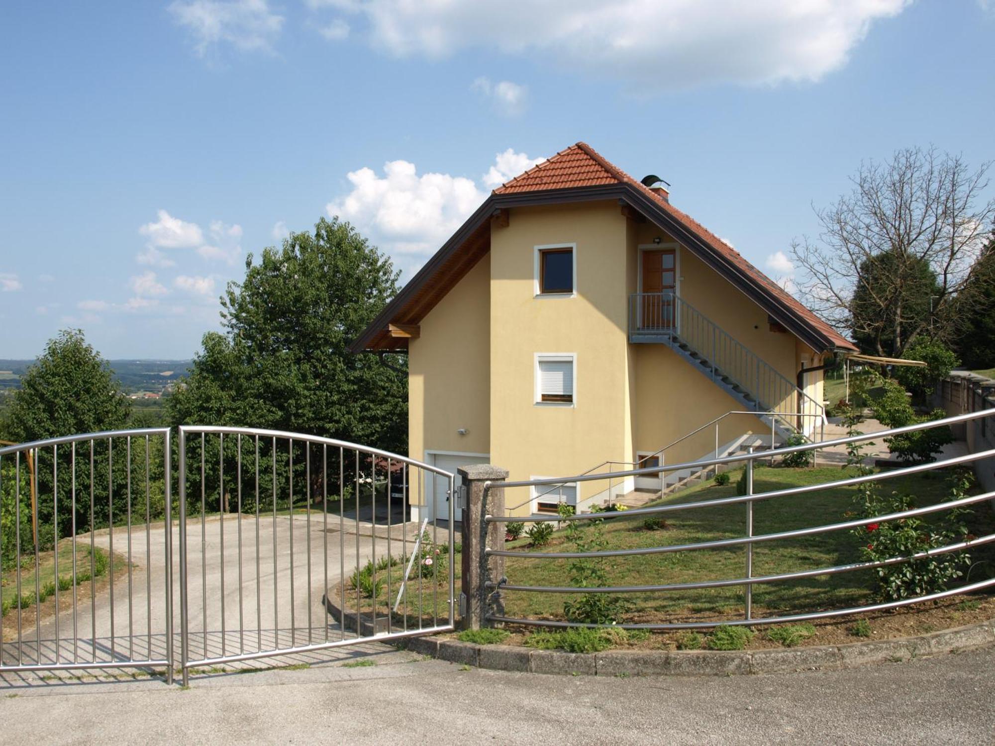 Apartment Visota Ptuj Exterior foto